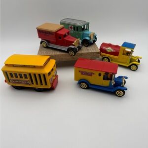 Vintage Readers’‎ Digest Classic Toy Car Set bonus wind up Trolley